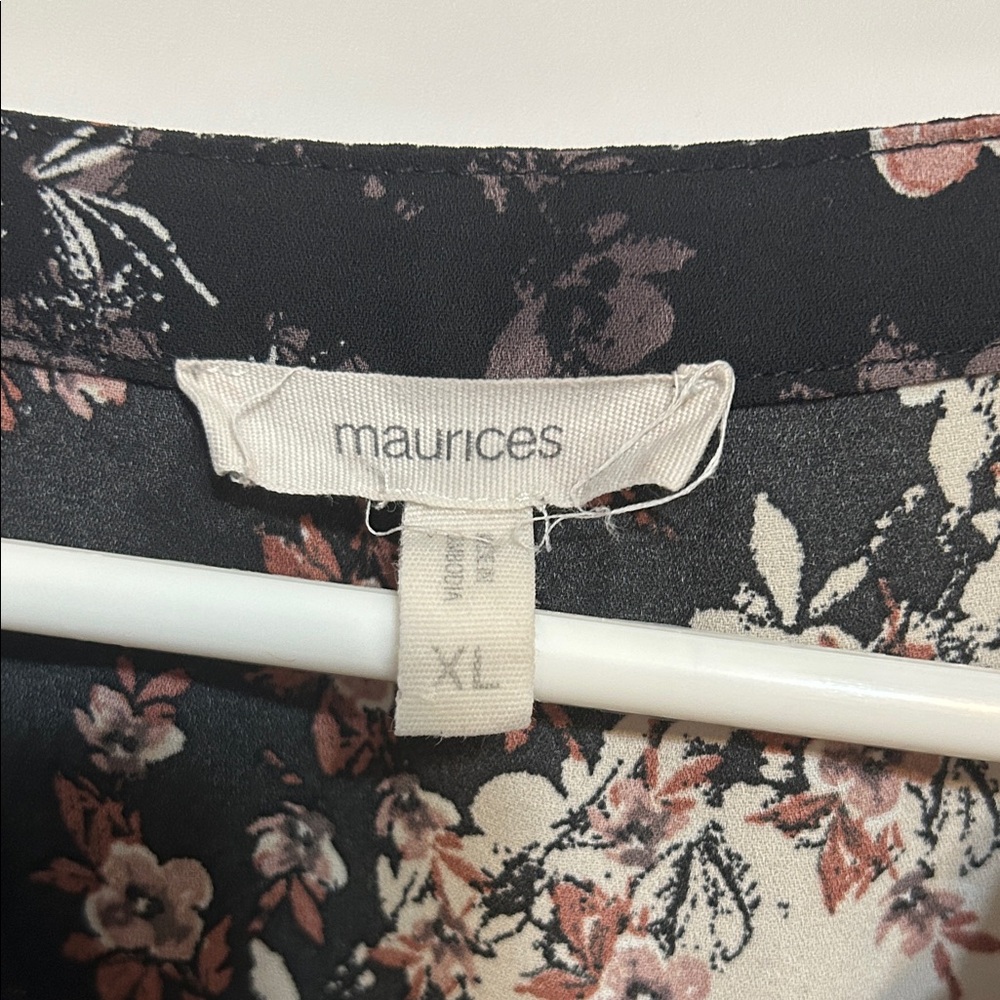 Floral Patterned Women's Top - Picture 7 of 9
